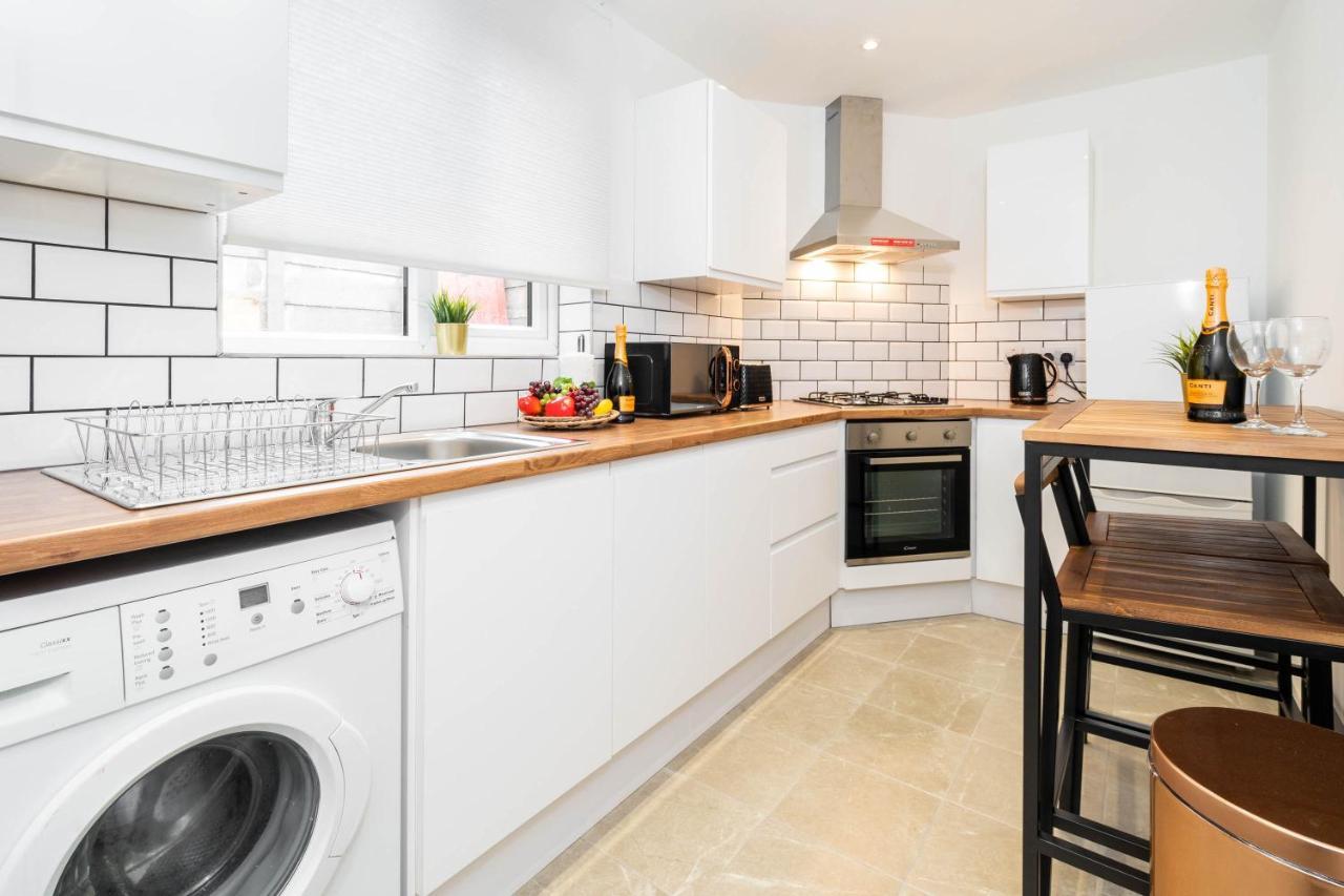 Two Bedroom Apartment - En Suites - Smart Tv'S - Wifi - Netflix - Bearwood Birmingham Ngoại thất bức ảnh