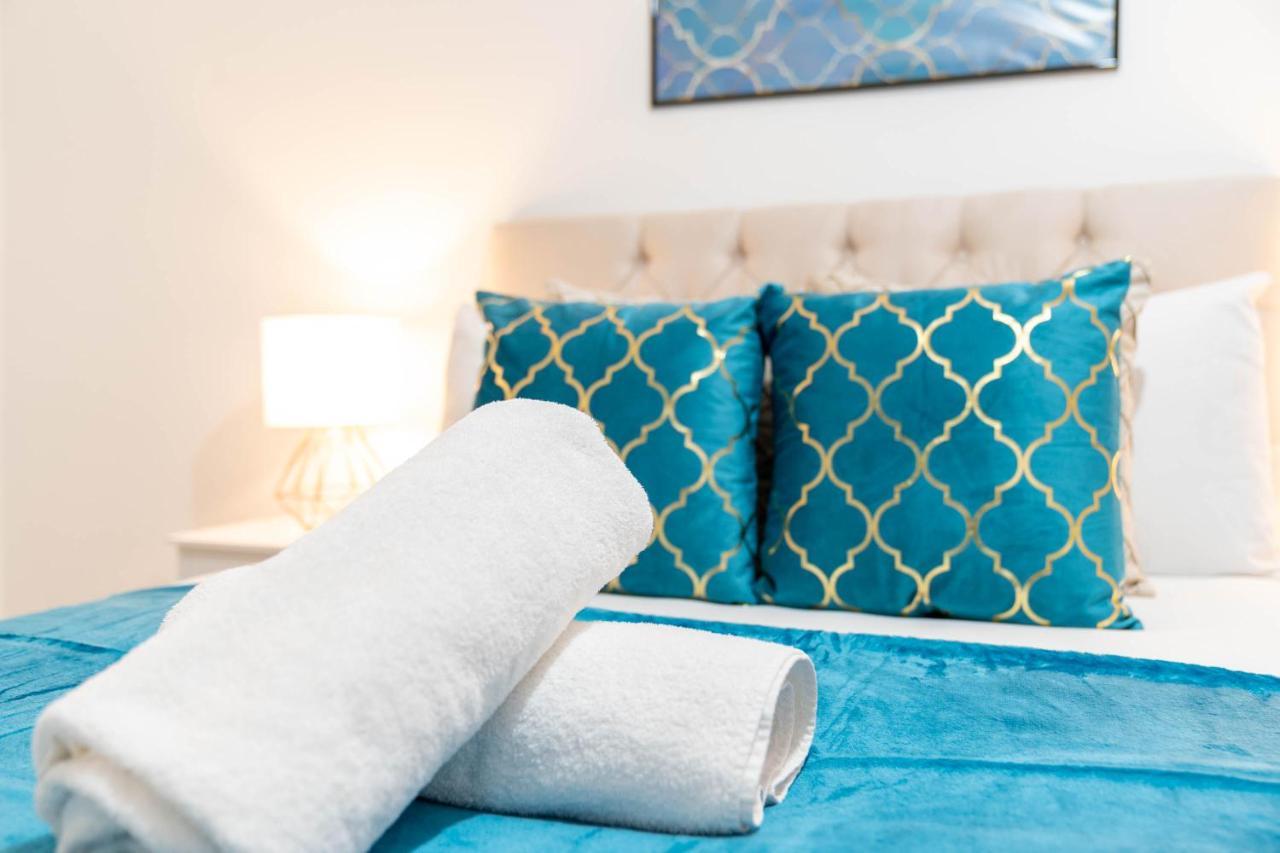 Two Bedroom Apartment - En Suites - Smart Tv'S - Wifi - Netflix - Bearwood Birmingham Ngoại thất bức ảnh