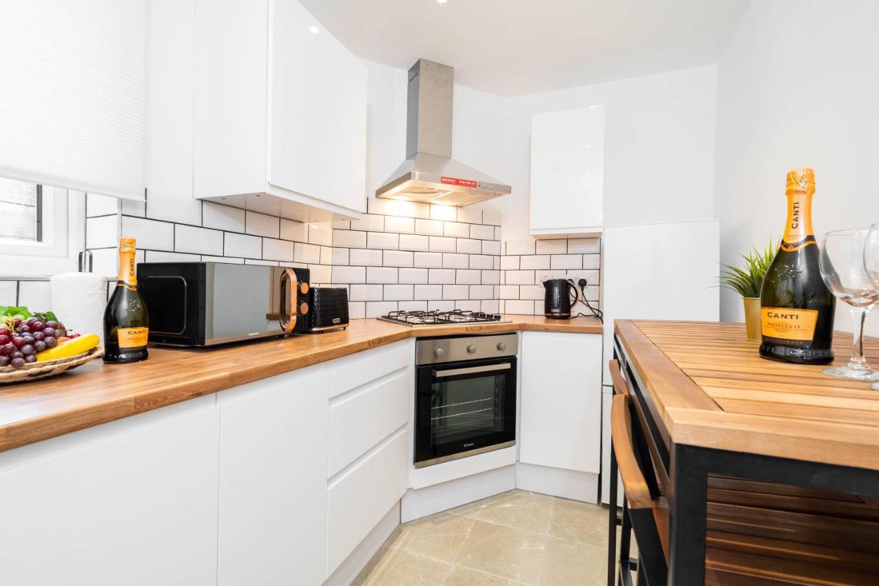 Two Bedroom Apartment - En Suites - Smart Tv'S - Wifi - Netflix - Bearwood Birmingham Ngoại thất bức ảnh