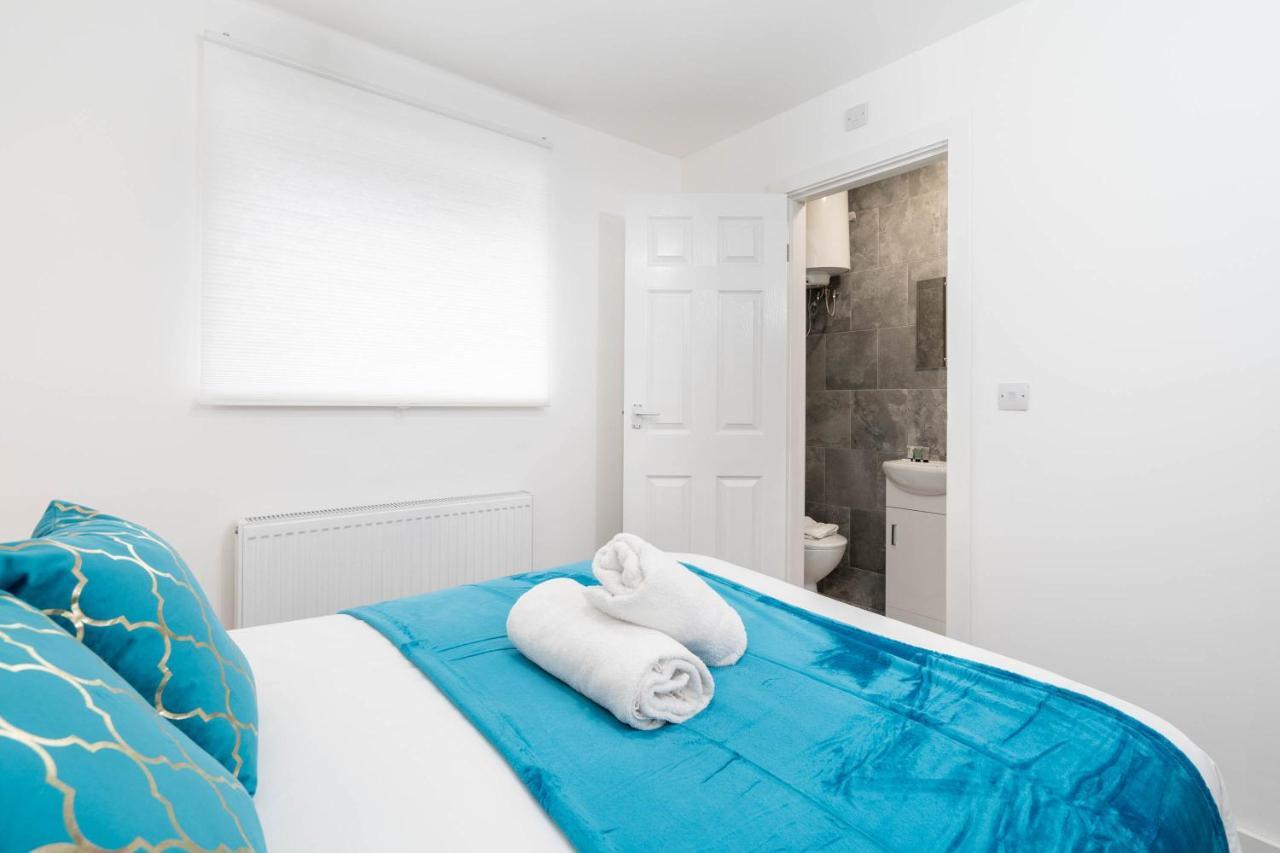 Two Bedroom Apartment - En Suites - Smart Tv'S - Wifi - Netflix - Bearwood Birmingham Ngoại thất bức ảnh