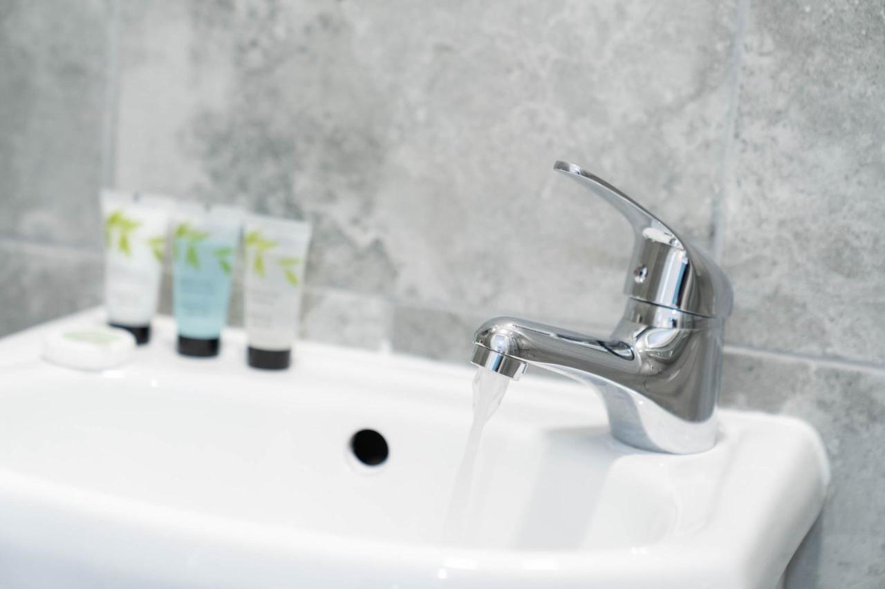Two Bedroom Apartment - En Suites - Smart Tv'S - Wifi - Netflix - Bearwood Birmingham Ngoại thất bức ảnh