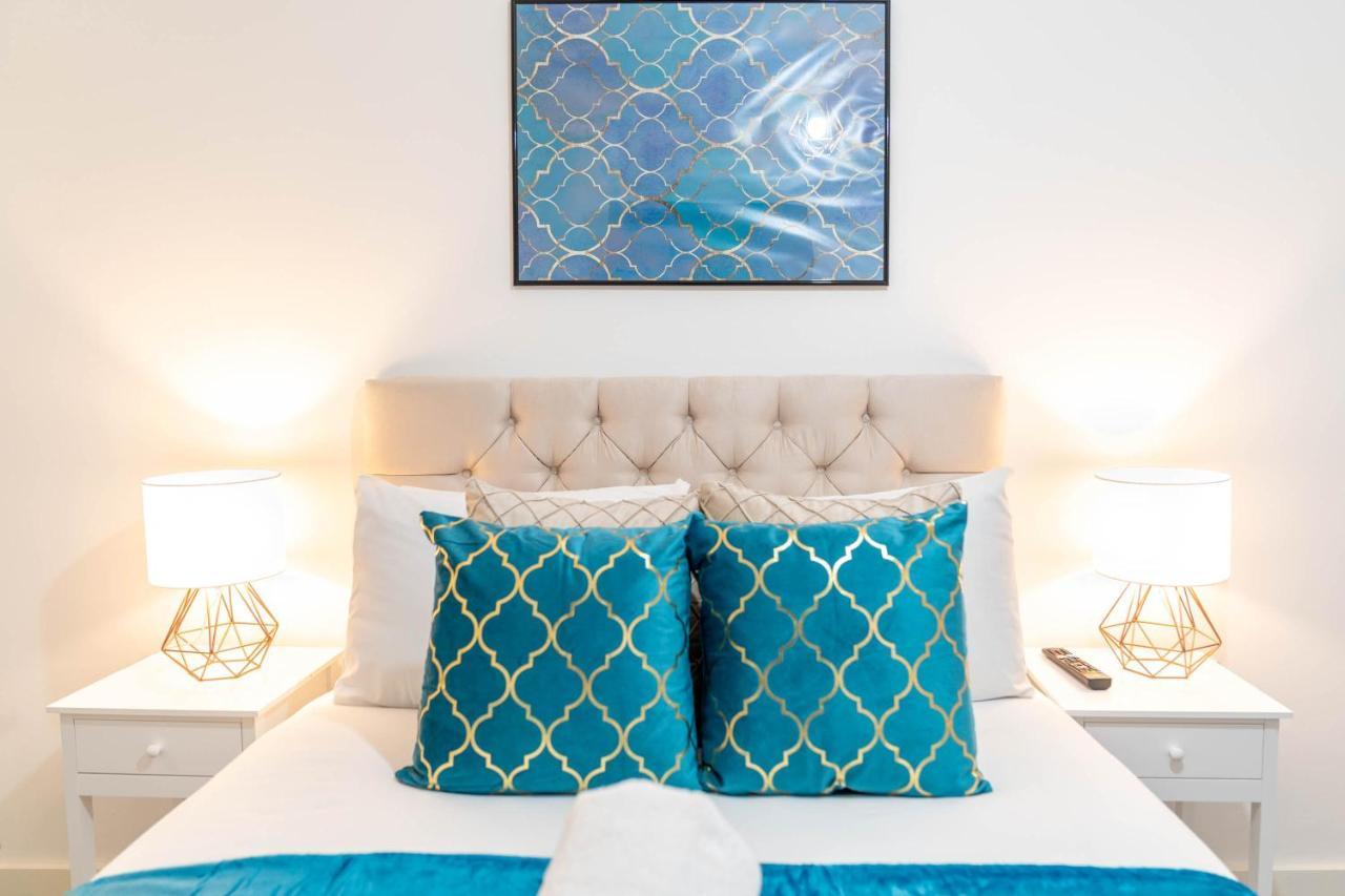 Two Bedroom Apartment - En Suites - Smart Tv'S - Wifi - Netflix - Bearwood Birmingham Ngoại thất bức ảnh
